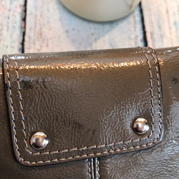 Coach patent leather large wristlets - Picture 5 of 8